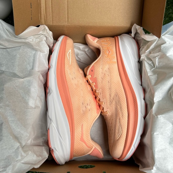 Hoka Clifton 9 Color: Cantaloupe / White women size 7 new with box - Picture 14 of 16